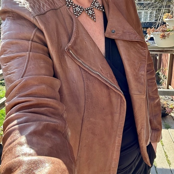 Xl Gap Edition vintage leather coat in cognac color. Buttery soft w cool details - Picture 13 of 16